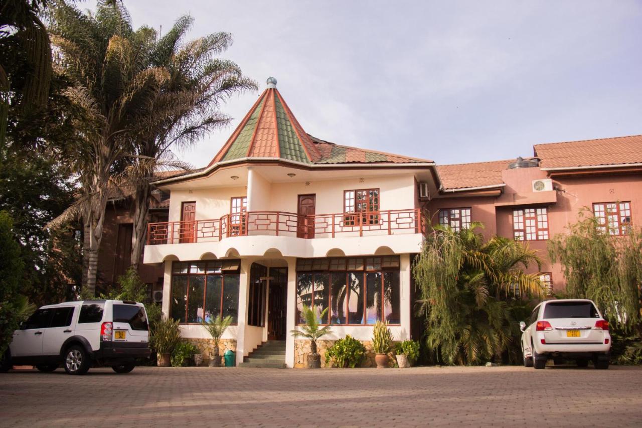 The Charity Hotel International Arusha Buitenkant foto